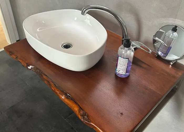 Schoene Neue Dg Mit Sonniger Dachterrasse Und Fantastischem Ausblick Naumburg